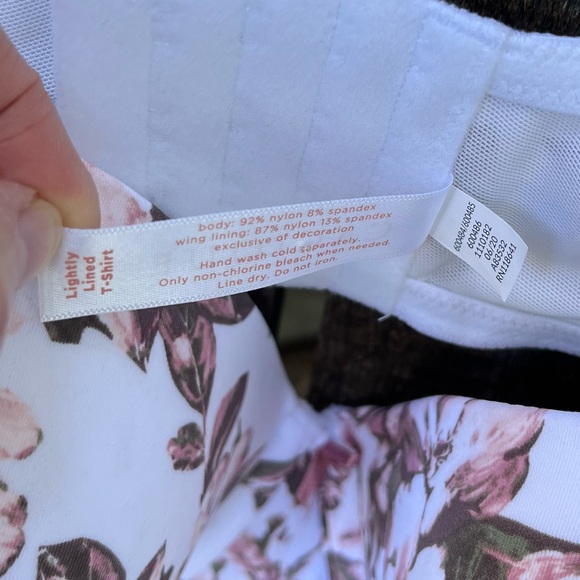 Cacique Lightly Lined T-Shirt Floral Bra NWT White Pink Green Sz 46D - Picture 9 of 10